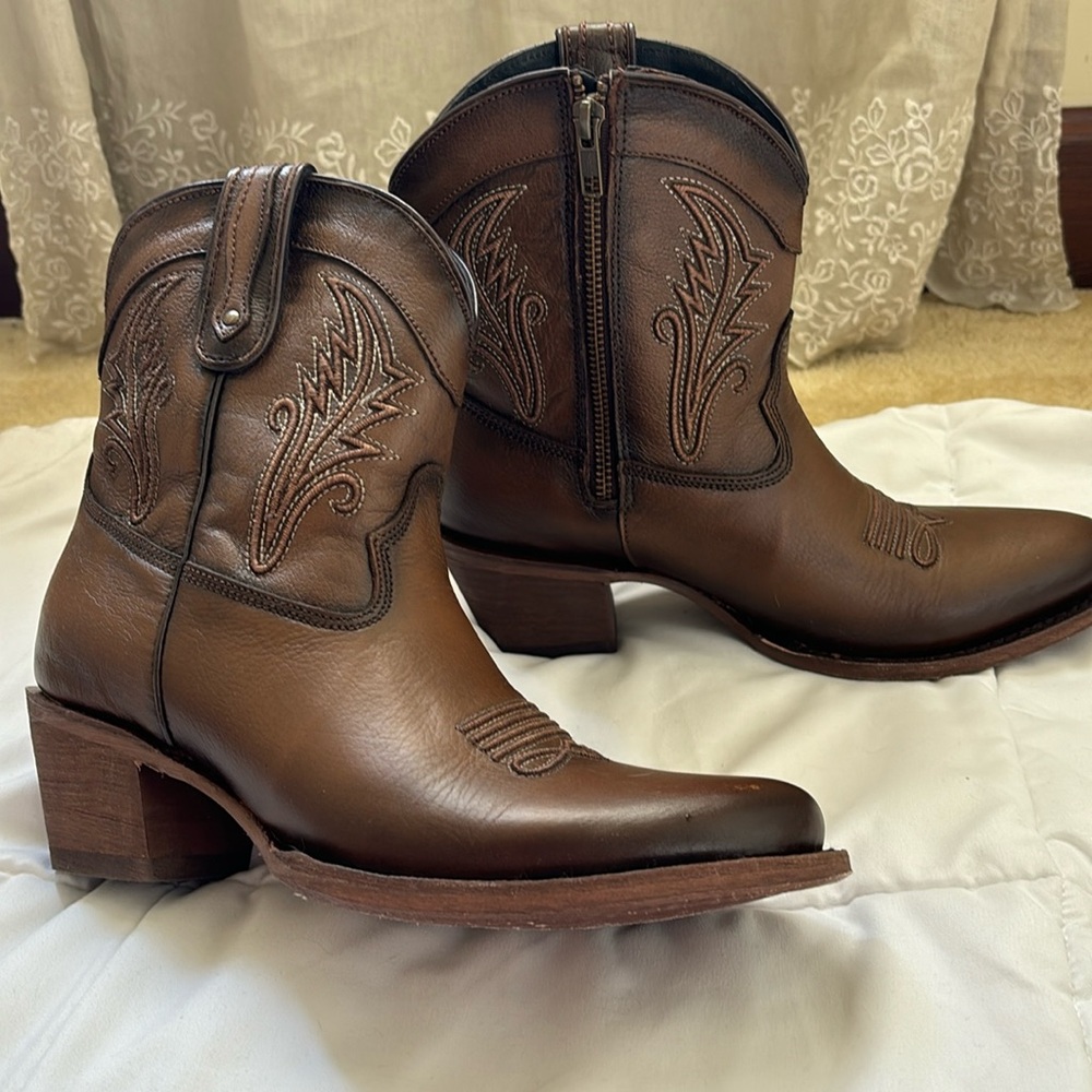 NWOB JB Dillon Western Boots